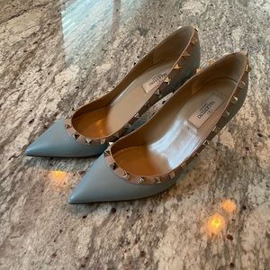 Valentino Rock Stud Leather Pump - Pale Blue - W38.5 (US 8.5)